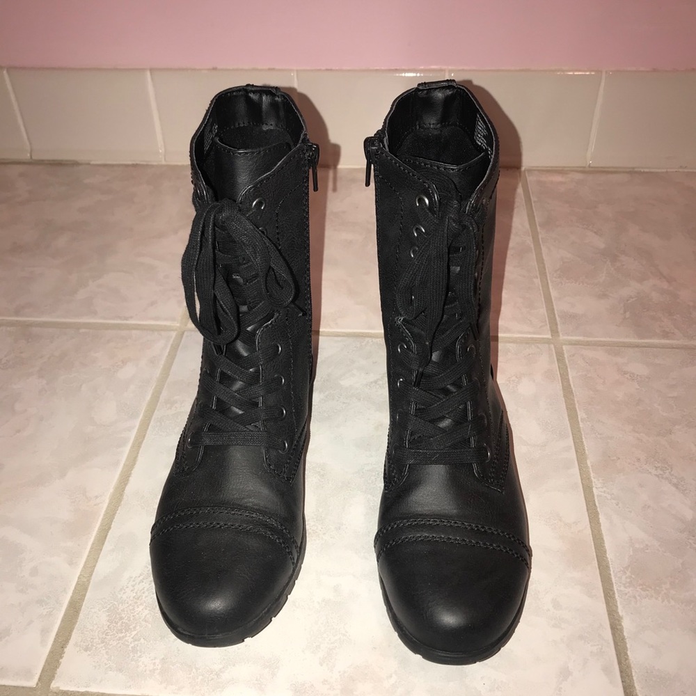 Black combat boots size 8